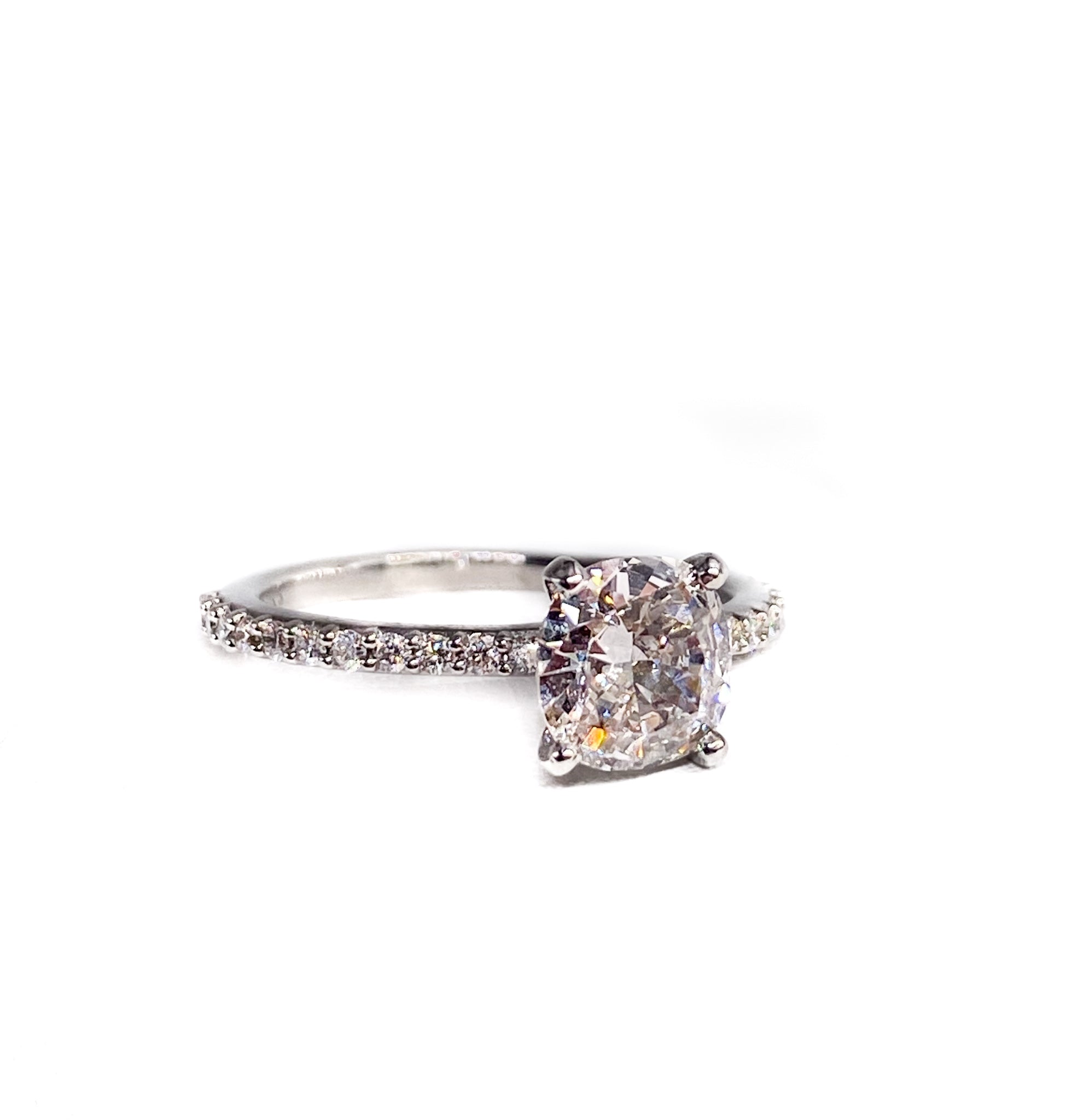 Cushion Lab Diamond Solitaire