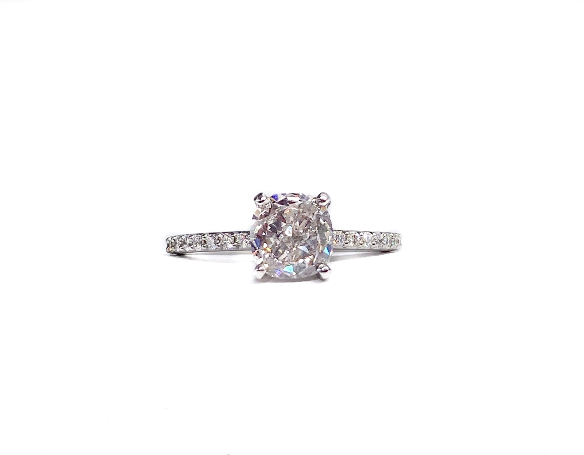 Cushion Lab Diamond Solitaire